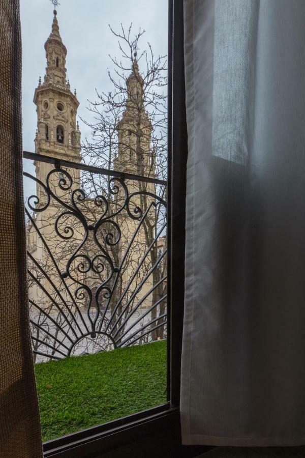 Apto Con Vistas A La Catedral Y Aire Acondicionado Logroño Zewnętrze zdjęcie